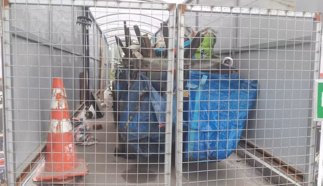 Ha Noi 'dep la' voi nha cho gom rac di dong-Hinh-6