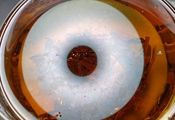 Vì sao uống nước trà nổi váng có hại sức khỏe? - Hình 2 Vi sao uong nuoc tra noi vang co hai suc khoe?-Hinh-2