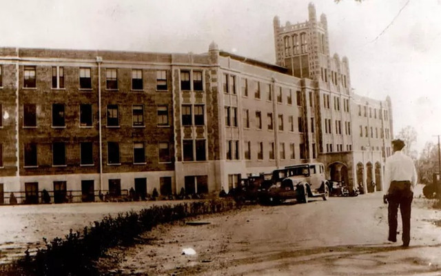 Nhin lai 11 dia diem kinh di, am anh nhat nuoc My