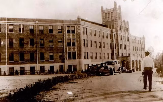 Nhin lai 11 dia diem kinh di, am anh nhat nuoc My