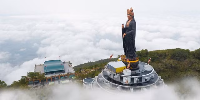 Top 3 dinh nui linh thieng nhat Viet Nam, ai cung muon den mot lan-Hinh-5