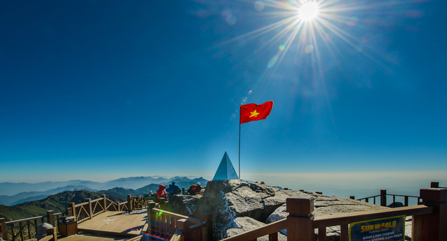 Top 3 đỉnh núi linh thiêng nhất Việt Nam, ai cũng muốn đến một lần - Hình 12 Top 3 dinh nui linh thieng nhat Viet Nam, ai cung muon den mot lan-Hinh-12