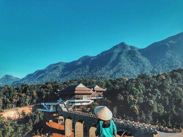 Top 3 đỉnh núi linh thiêng nhất Việt Nam, ai cũng muốn đến một lần - Hình 2 Top 3 dinh nui linh thieng nhat Viet Nam, ai cung muon den mot lan-Hinh-2