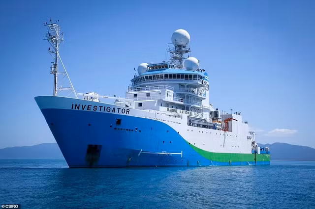 Tan muc nhung sinh vat quai di an nau gan nui lua duoi day bien