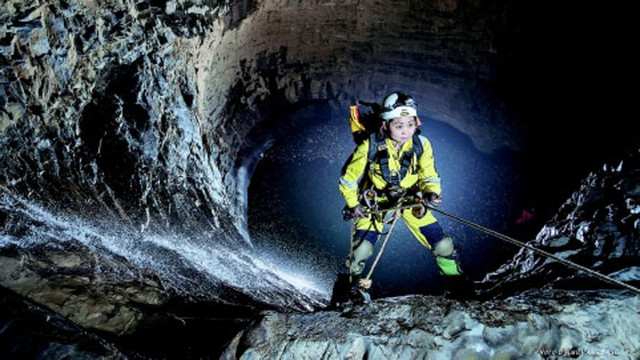 Ngỡ ngàng phát hiện 100 bộ xương người trong hang động Tây Tạng - Hình 5 Ngo ngang phat hien 100 bo xuong nguoi trong hang dong Tay Tang-Hinh-5