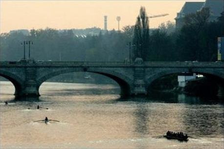 Tàu cổ bất ngờ trồi lên giữa lòng sông sau trận hạn hán kỷ lục - Hình 4 Tau co bat ngo troi len giua long song sau tran han han ky luc-Hinh-4