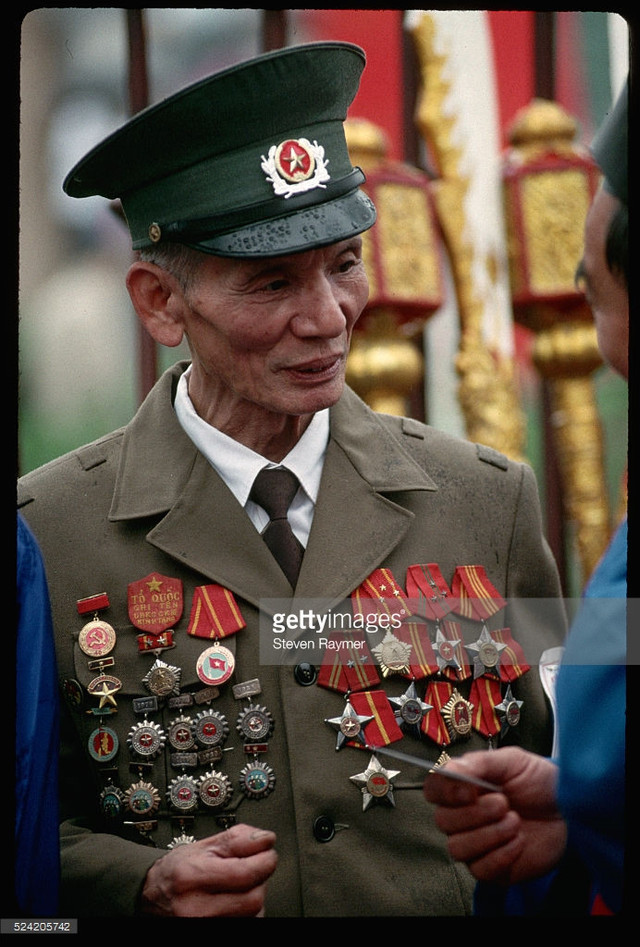 Dấu ấn Việt Nam cực mộc mạc những năm 1993 - 1994 - Hình 8 Dau an Viet Nam cuc moc mac nhung nam 1993 - 1994-Hinh-8