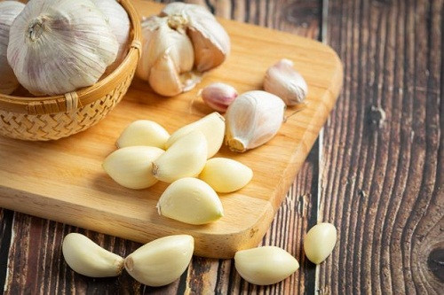 Bị ung thư dạ dày, có nên ăn hành tây và tỏi mỗi ngày? - Hình 2 Bi ung thu da day, co nen an hanh tay va toi moi ngay?-Hinh-2
