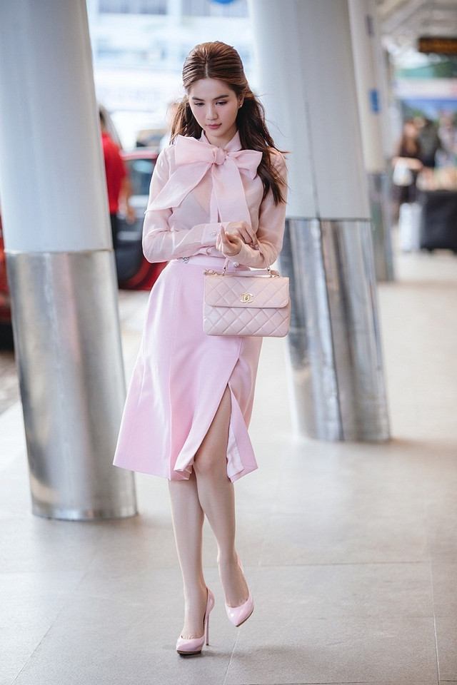 Ngọc Trinh lộ hàng dù diện style kín cổng cao tường - Hình 7 Ngoc Trinh lo hang du dien style kin cong cao tuong-Hinh-7