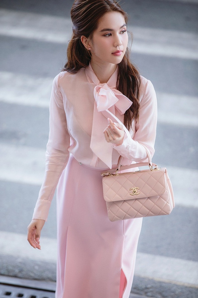 Ngọc Trinh lộ hàng dù diện style kín cổng cao tường - Hình 6 Ngoc Trinh lo hang du dien style kin cong cao tuong-Hinh-6