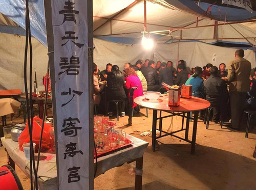 Lưu ý 6 địa điểm không nên đưa trẻ tới - Hình 9 Luu y 6 dia diem khong nen dua tre toi-Hinh-9