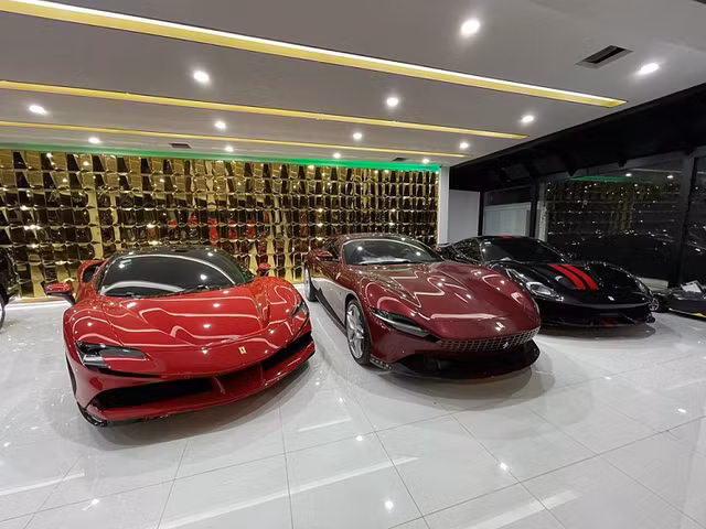 Mục sở thị garage siêu xe của đại gia Campuchia Muc so thi garage sieu xe cua dai gia Campuchia