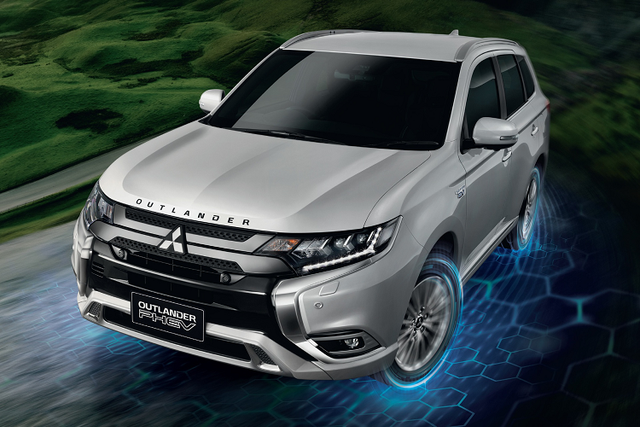 Mẫu xe Mitsubishi Outlander PHEV 2021 mới ra mắt có gì đặc biệt? - Hình 3 Mau xe Mitsubishi Outlander PHEV 2021 moi ra mat co gi dac biet?-Hinh-3