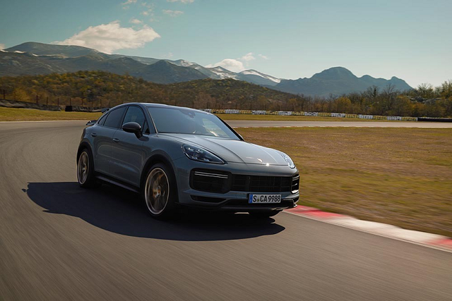 Ngắm say mê Porsche Cayenne Turbo GT giá từ 12 tỷ đồng Ngam say me Porsche Cayenne Turbo GT gia tu 12 ty dong