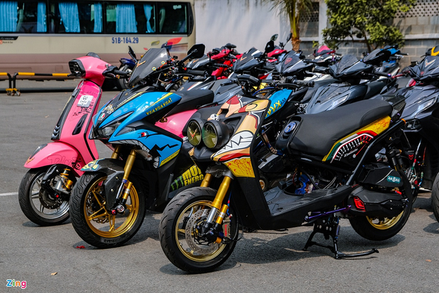 Ngắm dàn xe ga độ khủng, đắt tiền của dân chơi Sài Gòn - Hình 2 Ngam dan xe ga do khung, dat tien cua dan choi Sai Gon-Hinh-2