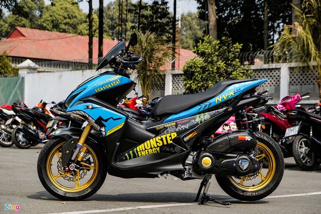 Ngắm dàn xe ga độ khủng, đắt tiền của dân chơi Sài Gòn - Hình 5 Ngam dan xe ga do khung, dat tien cua dan choi Sai Gon-Hinh-5