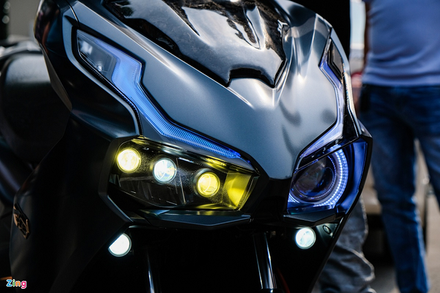 Ngắm dàn xe ga độ khủng, đắt tiền của dân chơi Sài Gòn - Hình 8 Ngam dan xe ga do khung, dat tien cua dan choi Sai Gon-Hinh-8