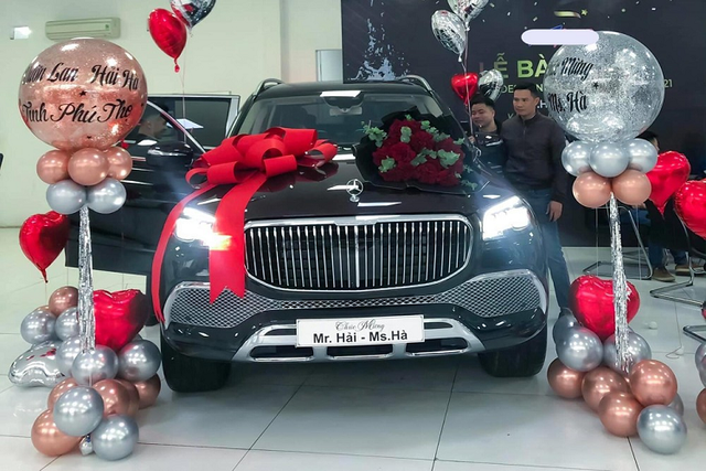 Vợ chồng kinh doanh lan đột biến chi 16 tỷ mua Mercedes-Maybach GLS Vo chong kinh doanh lan dot bien chi 16 ty mua Mercedes-Maybach GLS