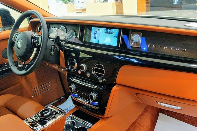 Đại gia Bình Thuận chi 50 tỷ tậu Rolls-Royce Phantom VIII - Hình 5 Dai gia Binh Thuan chi 50 ty tau Rolls-Royce Phantom VIII-Hinh-5