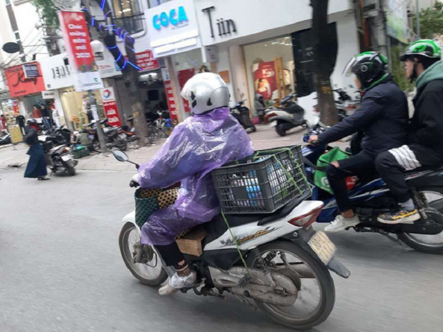 Những phụ kiện chống rét dành cho người đi xe máy - Hình 6 Nhung phu kien chong ret danh cho nguoi di xe may-Hinh-6