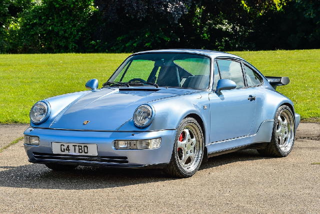 Cận cảnh Porsche 964 Turbo của Quốc vương Brunei Can canh Porsche 964 Turbo cua Quoc vuong Brunei