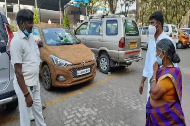 Hài hước Hyundai i20 Elite “mặc áo” phân bò để... chống nóng và trang trí Hai huoc Hyundai i20 Elite “mac ao” phan bo de... chong nong va trang tri