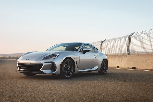 Subaru BRZ RWD 2022 cua Nhat chot gia khoang 644 trieu dong tai My