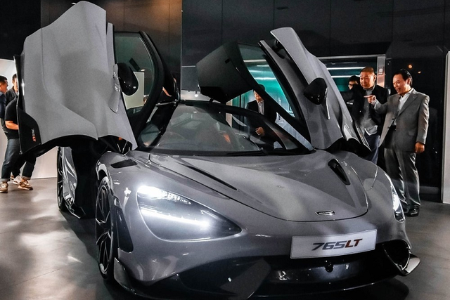 Siêu xe giới hạn McLaren 765LT giá hơn 35 tỷ đồng tại Thái Lan Sieu xe gioi han McLaren 765LT gia hon 35 ty dong tai Thai Lan