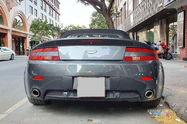 Siêu xe Aston Martin V8 Vantage Roadster đổi chủ 3 tỷ ở Sài Gòn - Hình 2 Sieu xe Aston Martin V8 Vantage Roadster doi chu 3 ty o Sai Gon-Hinh-2