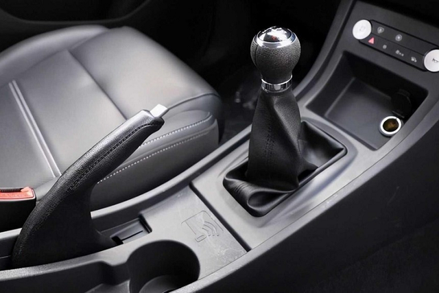 Chi tiết BYD e3 chạy điện có hộp số sàn chỉ 470 triệu đồng - Hình 3 Chi tiet BYD e3 chay dien co hop so san chi 470 trieu dong-Hinh-3