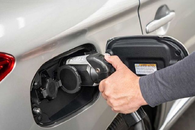 Điểm đặc biệt của Mitsubishi Outlander PHEV 2021 giá từ 967 triệu đồng - Hình 4 Diem dac biet cua Mitsubishi Outlander PHEV 2021 gia tu 967 trieu dong-Hinh-4