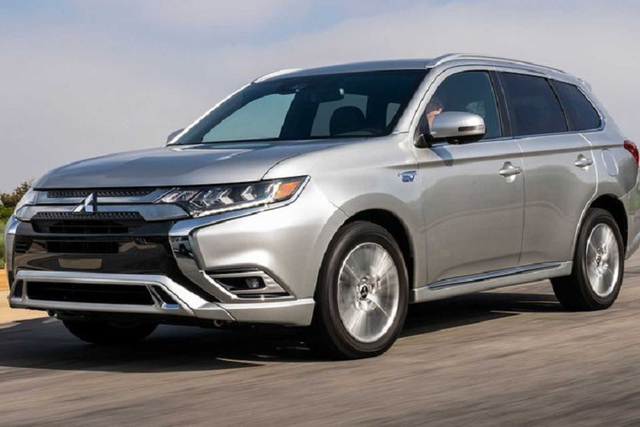 Điểm đặc biệt của Mitsubishi Outlander PHEV 2021 giá từ 967 triệu đồng - Hình 5 Diem dac biet cua Mitsubishi Outlander PHEV 2021 gia tu 967 trieu dong-Hinh-5