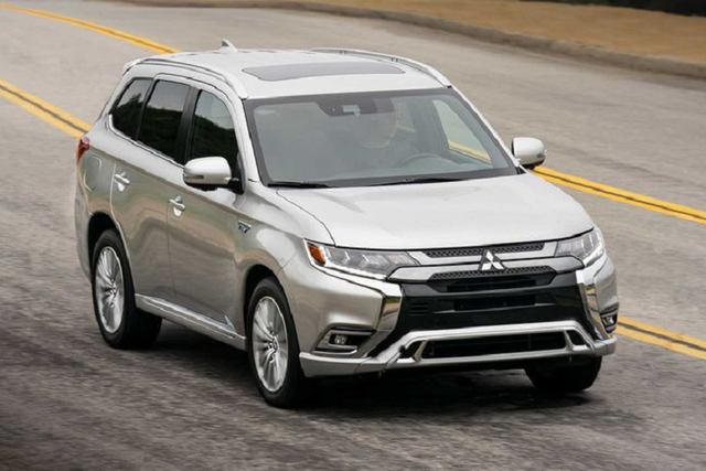 Điểm đặc biệt của Mitsubishi Outlander PHEV 2021 giá từ 967 triệu đồng - Hình 6 Diem dac biet cua Mitsubishi Outlander PHEV 2021 gia tu 967 trieu dong-Hinh-6
