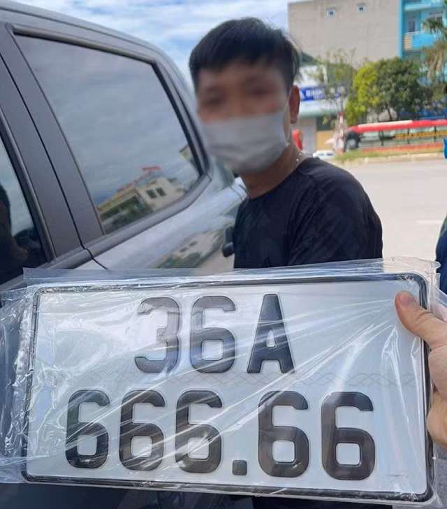 Chủ nhân xe Ford Ranger Raptor ở Thanh Hoá bốc trúng biển số siêu đẹp Chu nhan xe Ford Ranger Raptor o Thanh Hoa boc trung bien so sieu dep