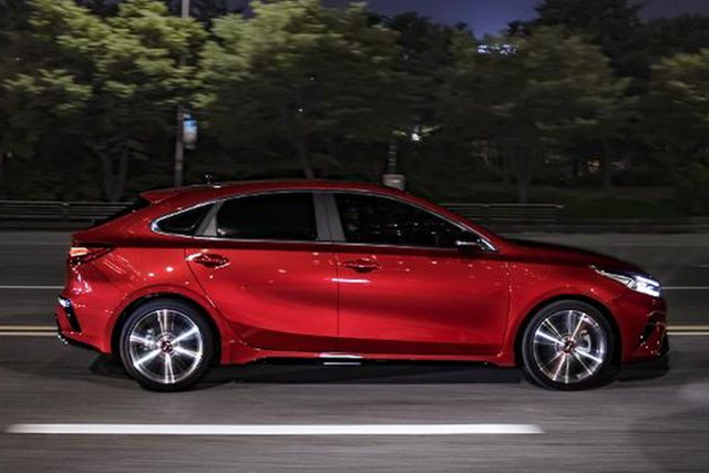 Cận cảnh Kia K3 GT hatchback 2021 giá chỉ từ 520 triệu đồng - Hình 2 Can canh Kia K3 GT hatchback 2021 gia chi tu 520 trieu dong-Hinh-2