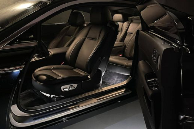 Rolls-Royce Wraith với nội thất siêu sang của Cường Đô la - Hình 3 Rolls-Royce Wraith voi noi that sieu sang cua Cuong Do la-Hinh-3