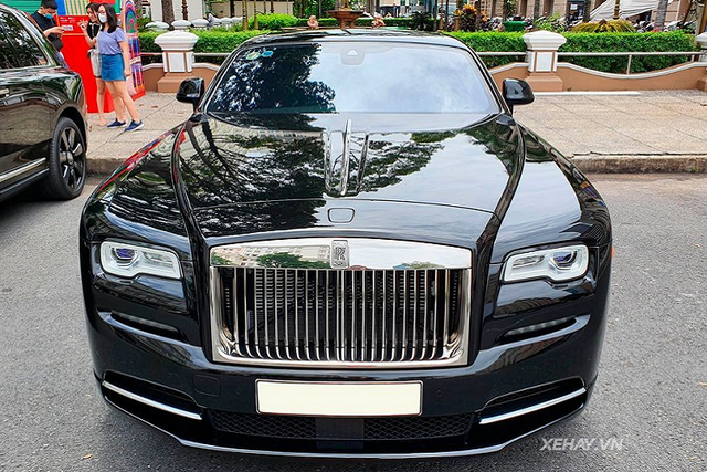 Rolls-Royce Wraith với nội thất siêu sang của Cường Đô la - Hình 4 Rolls-Royce Wraith voi noi that sieu sang cua Cuong Do la-Hinh-4