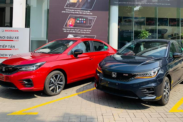 Khách bức xúc tố đại lý bán Honda City kiểu “bia kèm lạc” - Hình 2 Khach buc xuc to dai ly ban Honda City kieu “bia kem lac”-Hinh-2