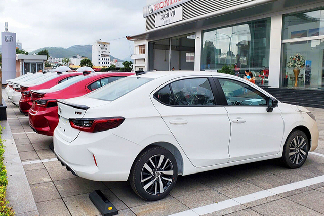 Khách bức xúc tố đại lý bán Honda City kiểu “bia kèm lạc” - Hình 6 Khach buc xuc to dai ly ban Honda City kieu “bia kem lac”-Hinh-6