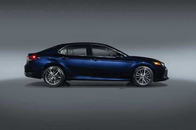 Lộ diện Toyota Camry 2021 sẽ về Việt Nam trong vài tháng tới - Hình 4 Lo dien Toyota Camry 2021 se ve Viet Nam trong vai thang toi-Hinh-4