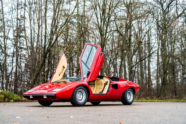 Cận cảnh bộ đôi Lamborghini Miura và Countach giá hơn 85 tỷ đồng Can canh bo doi Lamborghini Miura va Countach gia hon 85 ty dong