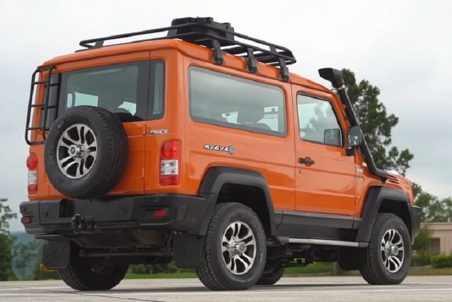 Force Gurkha giá chỉ 402 triệu đồng tại Ấn Độ - Hình 6 Force Gurkha gia chi 402 trieu dong tai An Do-Hinh-6