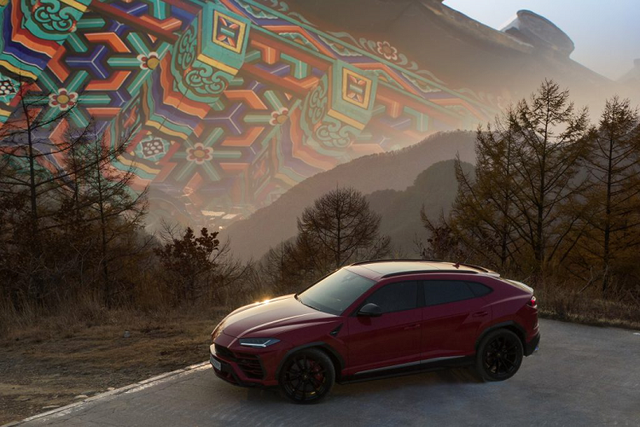 Lamborghini dua du an anh nghe thuat den chau A-Hinh-7