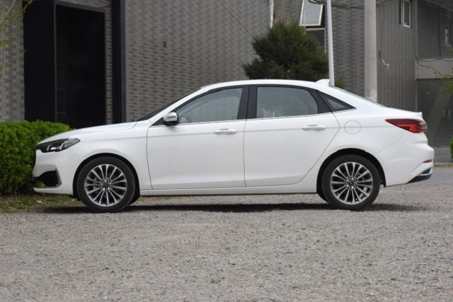 Ra mắt Ford Escort 2021: Ngôn ngữ thiết kế mới và công nghệ hiện đại Ra mat Ford Escort 2021: Ngon ngu thiet ke moi va cong nghe hien dai