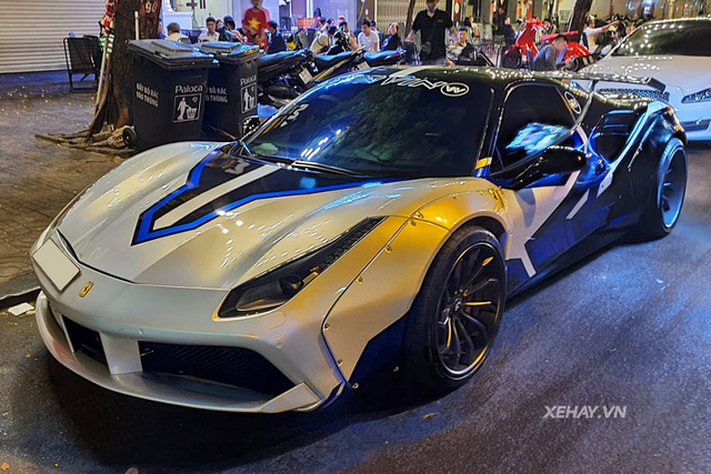Cận cảnh Ferrari 488 GTB độ Liberty Walk đổi màu sơn Can canh Ferrari 488 GTB do Liberty Walk doi mau son