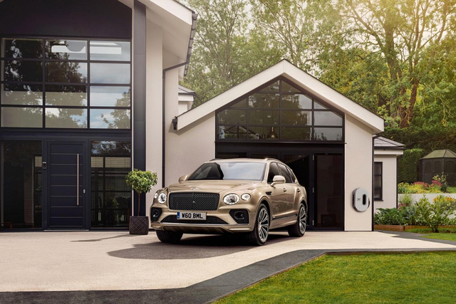 Xe siêu sang tiết kiệm xăng Bentley Bentayga Hybrid 2021 trình làng Xe sieu sang tiet kiem xang Bentley Bentayga Hybrid 2021 trinh lang