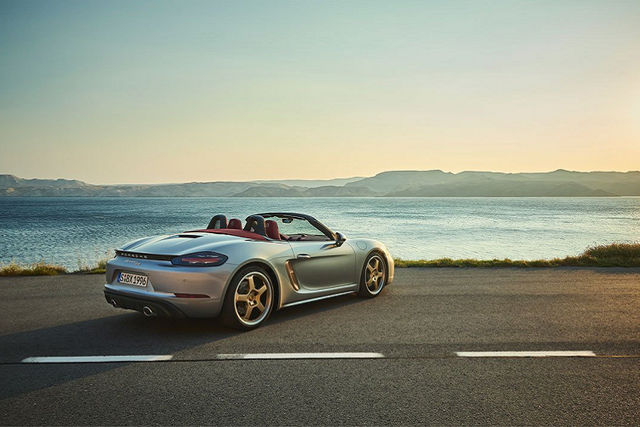 Ngắm Porsche Boxster phiên bản đặc biệt giá 334.445 USD tại Đông Nam Á - Hình 2 Ngam Porsche Boxster phien ban dac biet gia 334.445 USD tai Dong Nam A-Hinh-2