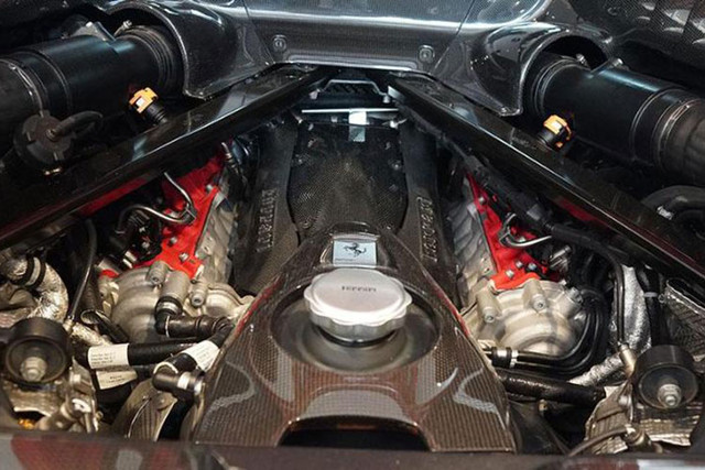 Ngắm siêu xe Ferrari SF90 hơn 22 tỷ đồng của đại gia Hồng Kông đầu - Hình 6 Ngam sieu xe Ferrari SF90 hon 22 ty dong cua dai gia Hong Kong dau-Hinh-6