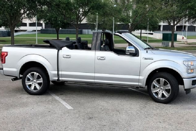 Những bản độ xe bán tải quá đà trở nên lố bịch - Hình 11 Nhung ban do xe ban tai qua da tro nen lo bich-Hinh-11