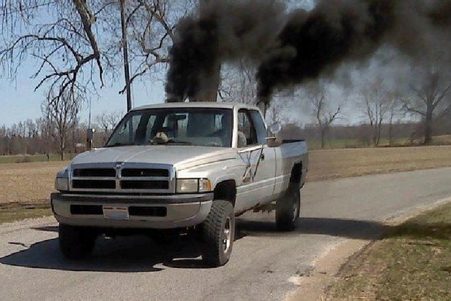 Những bản độ xe bán tải quá đà trở nên lố bịch - Hình 6 Nhung ban do xe ban tai qua da tro nen lo bich-Hinh-6